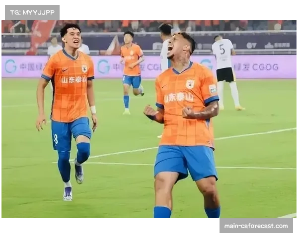 玻甲赛场乱象：两队7人被罚下 半小时内仅剩15人拼搏